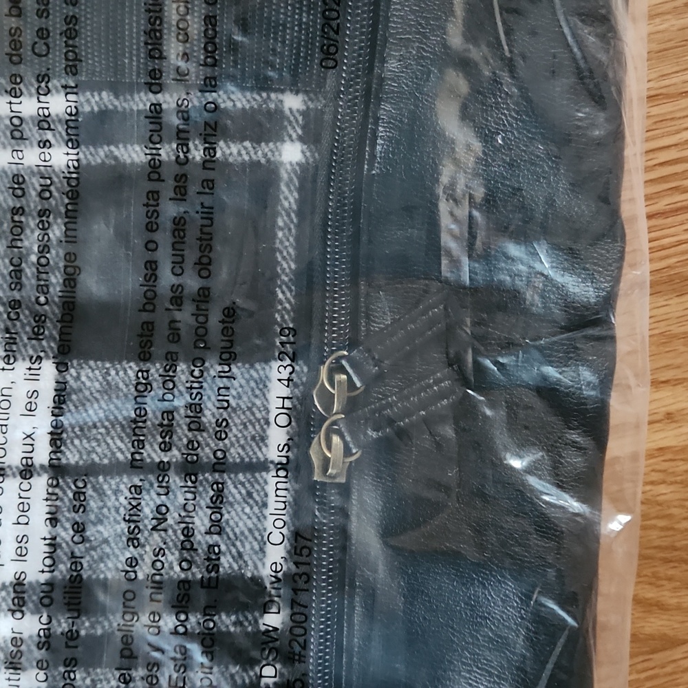 Holiday Black and White Plaid Weekender Bag, NWT! - Picture 12 of 12